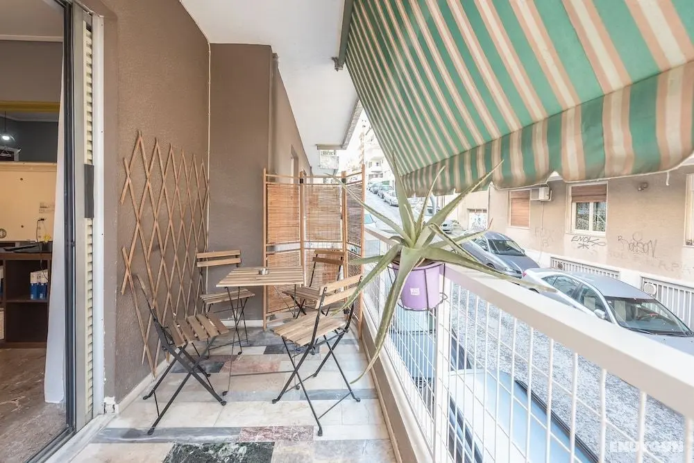 Stylish Apartment with Balcony by Cloudkeys - Oda Manzaraları