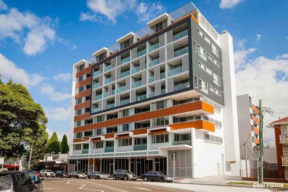 Stylish Apartment near Airport & Station - Dış Mekan