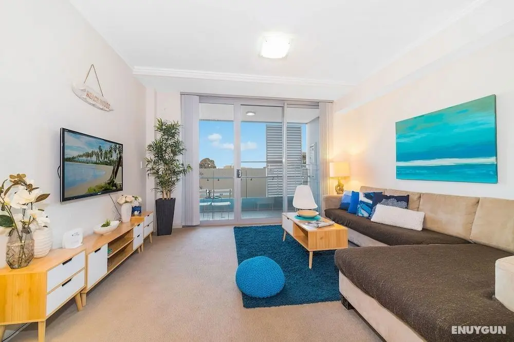 Stylish Apartment near Airport & Station - Öne Çıkan Resim