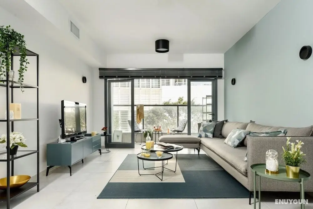 Stylish with Balcony Viewing Rothschild - Öne Çıkan Resim