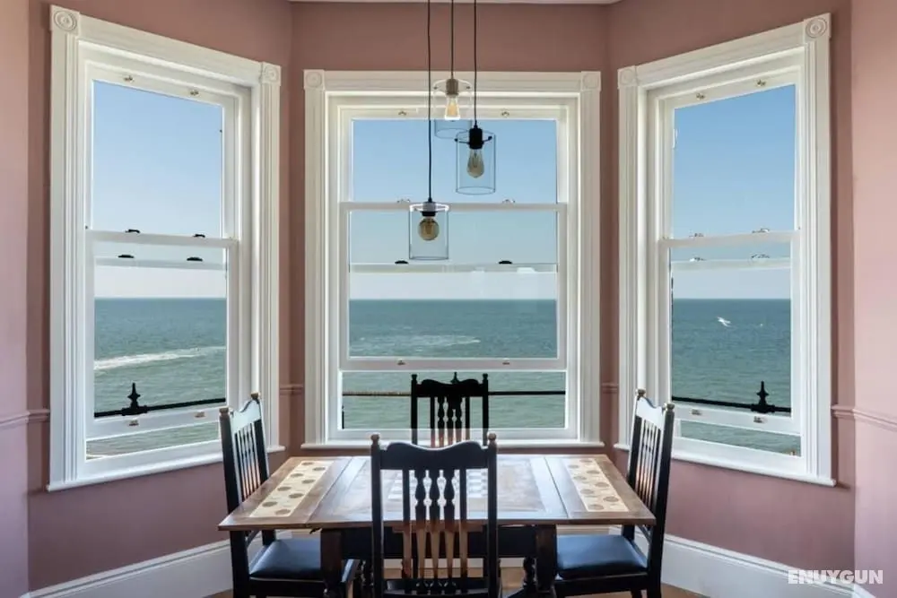 Stylish Beachfront Luxury With Sweeping Sea Views - Öne Çıkan Resim