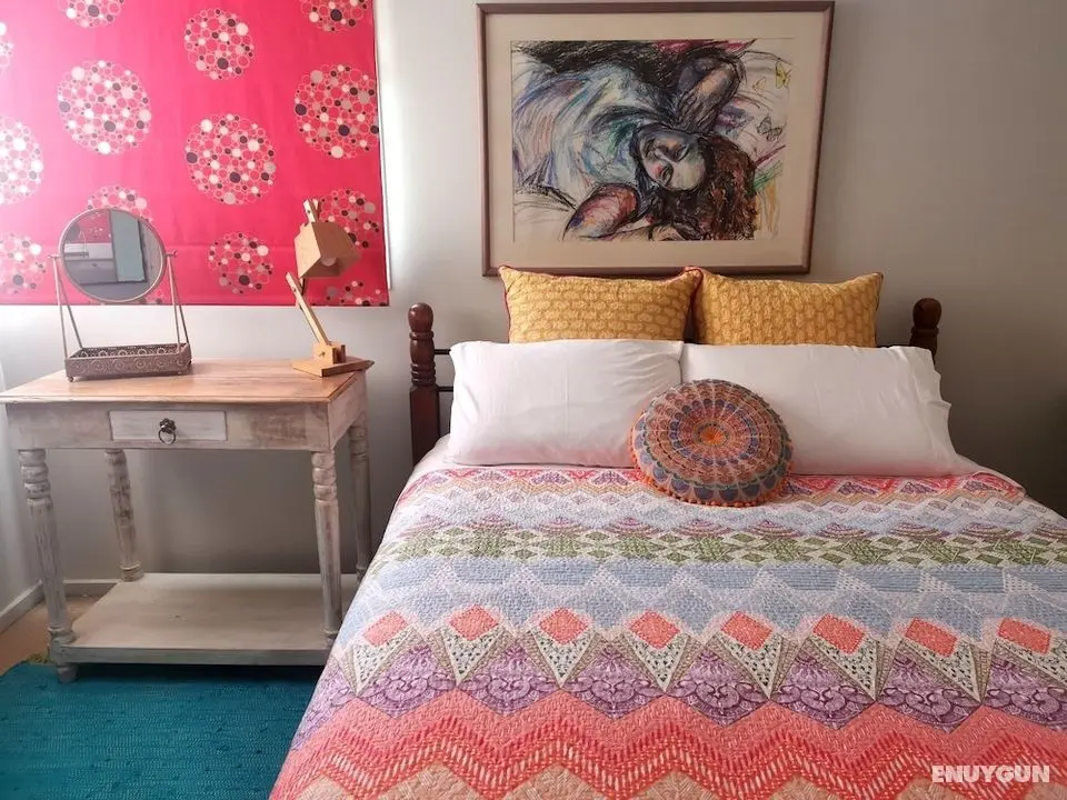 Stylish Comfortable Central Artists Home - Öne Çıkan Resim