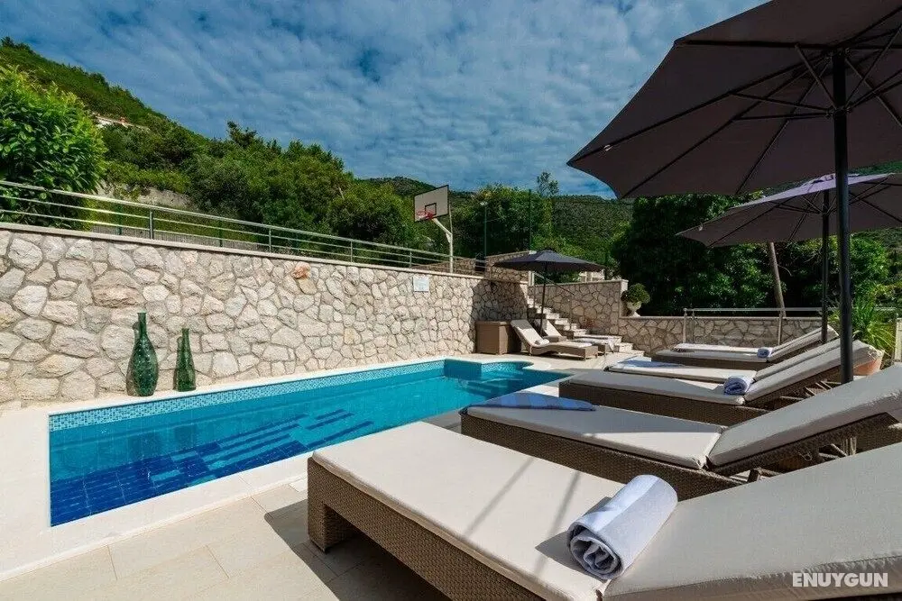 Stylish Home With Private Heated Pool Basketball Court - Öne Çıkan Resim