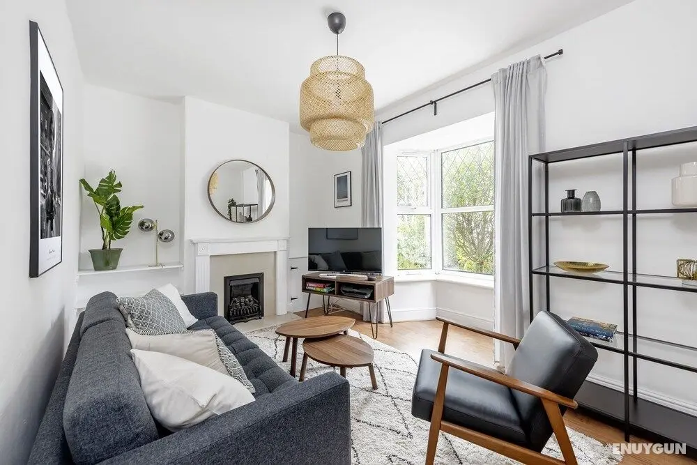 Stylish House in Amazing Central Area - Öne Çıkan Resim