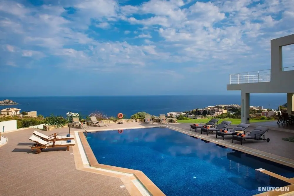 Stylish Landscaped Villa With Private Pool and Childrens Games 700m to Beach 1km to Restaurant - Oda