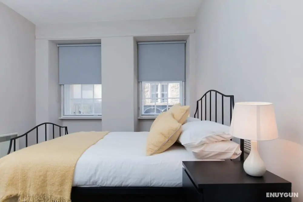 Stylish Royal Mile Apartment w Balcony - Oda