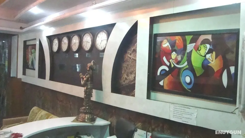 Hotel Su Shree Continental - Lobi