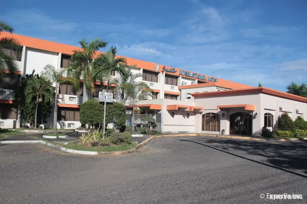 Subic International Hotel - Dış Mekan