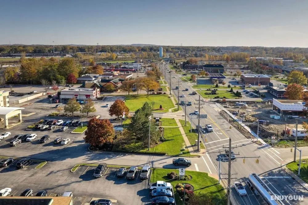 Suburban Studios Mentor - Cleveland Northeast - Öne Çıkan Resim