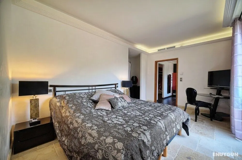 Suites de Prestige Mougins Cannes Grasse - Oda