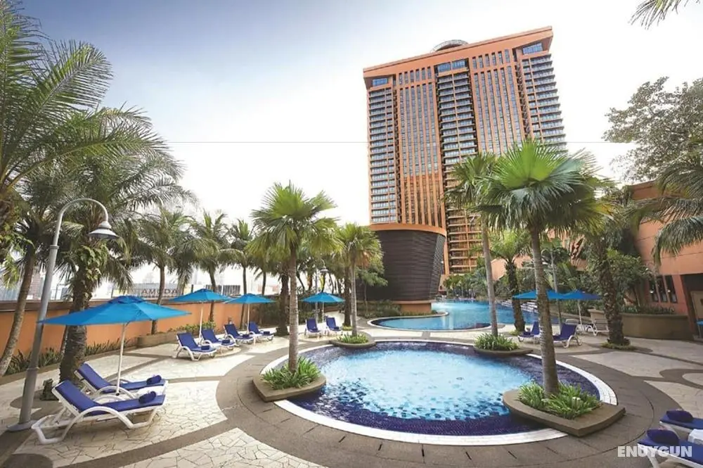 Sumer at Times Square - Havuz