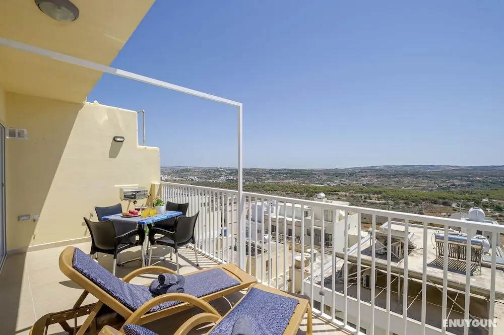 Summer Breeze with Panoramic terrace by Getaways Malta - Öne Çıkan Resim