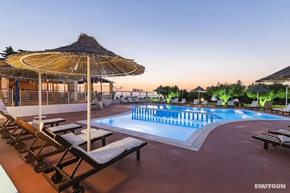 Summer View Hotel - Öne Çıkan Resim