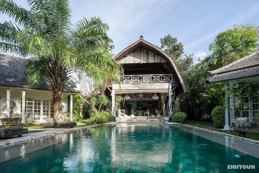 Sumptuous & Unique 3BR Private Luxury Villa Walking Distance to the Beach - Havuz