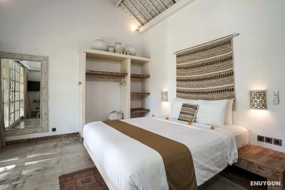 Sumptuous & Unique 3BR Private Luxury Villa Walking Distance to the Beach - Oda