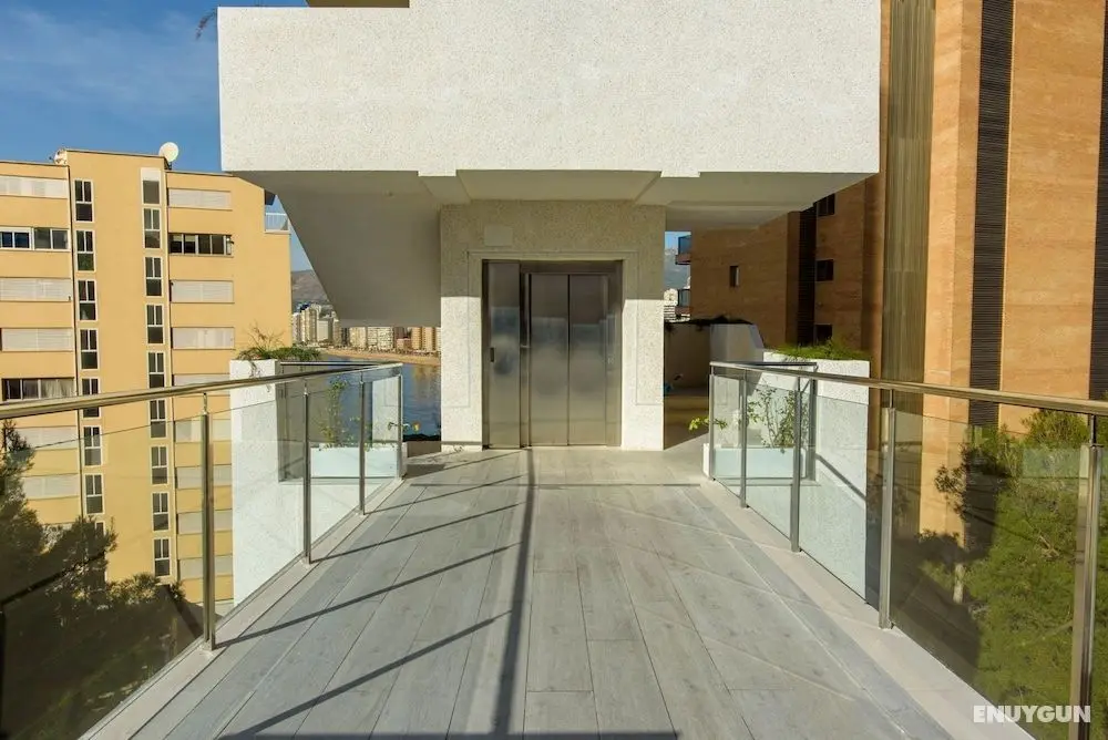Sun & Beach View Apartments - Dış Mekan