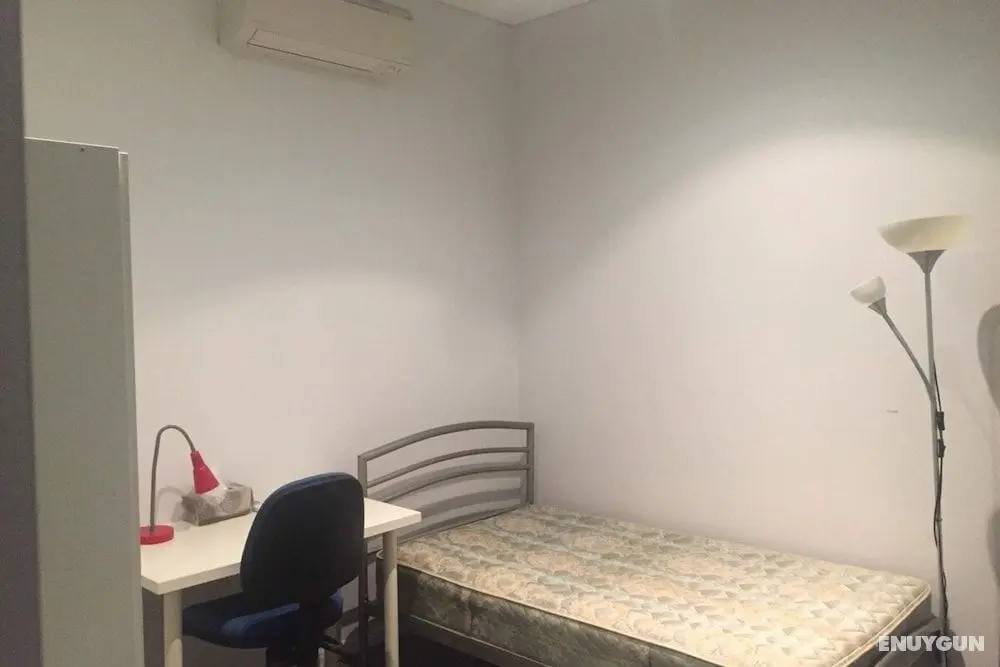 Sun-drenched 3 Bedroom Apartment in Turrella - Oda