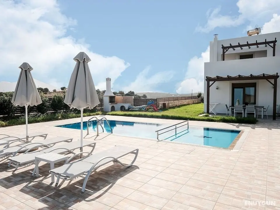 Sun-kissed Villa in Latsimas With Swimming Pool and Garden - Havuz