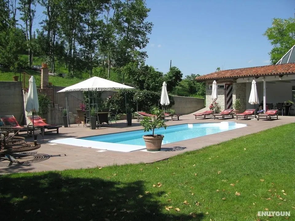 Sun-kissed Mansion in Bastia Mondovì With Garden - Öne Çıkan Resim