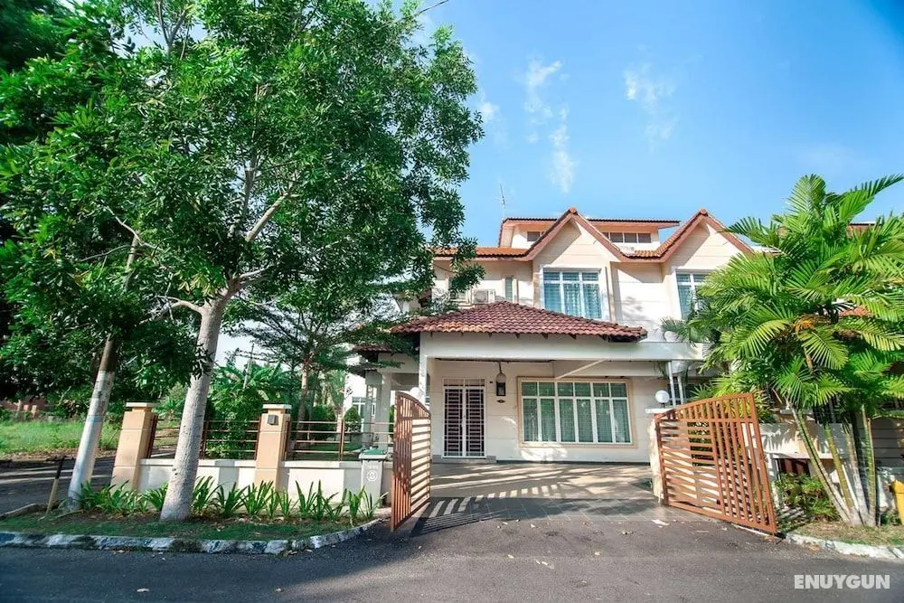 Sunflower House - Öne Çıkan Resim