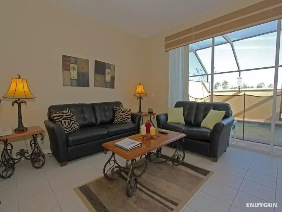 Sunny 3 Bedroom 3 Bath Townhome in Windsor Hills - Öne Çıkan Resim