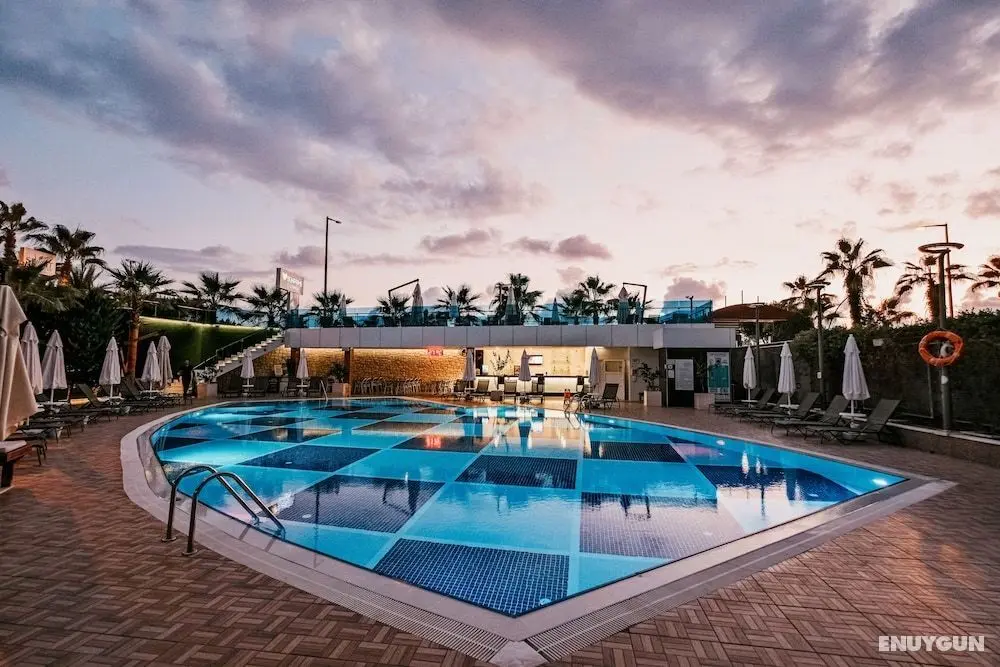 Sunprime C-Lounge Hotel - Havuz