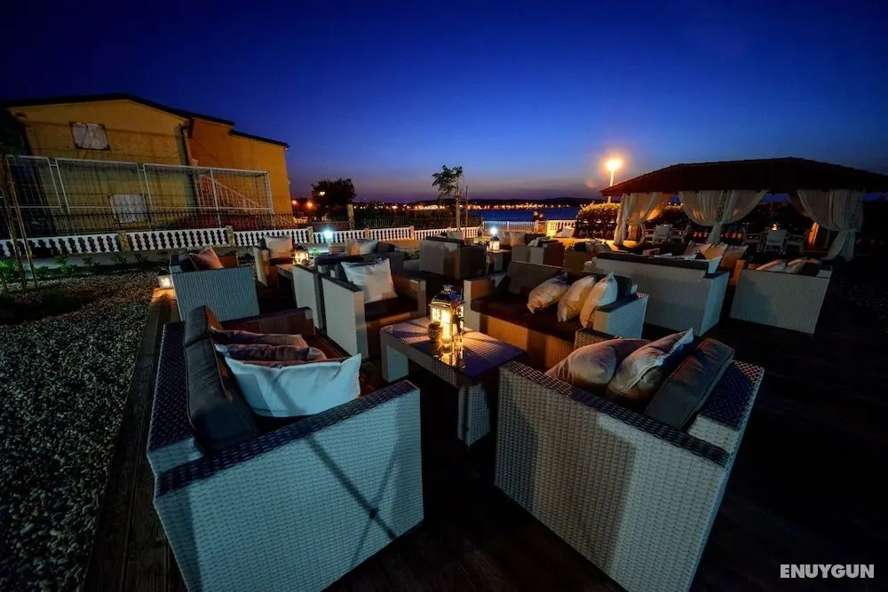 Sunset Apartments - Öne Çıkan Resim