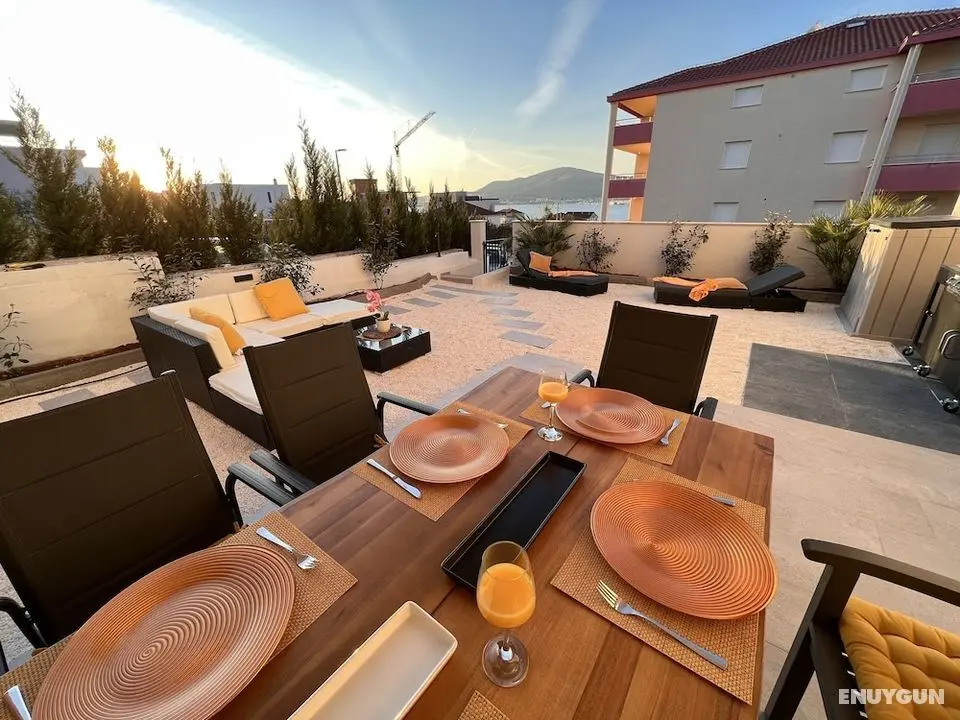 Sunshine Deluxe 79m2 Apartment With Pool, 50 m2 Garden Lounge and Outdoor Space - Öne Çıkan Resim