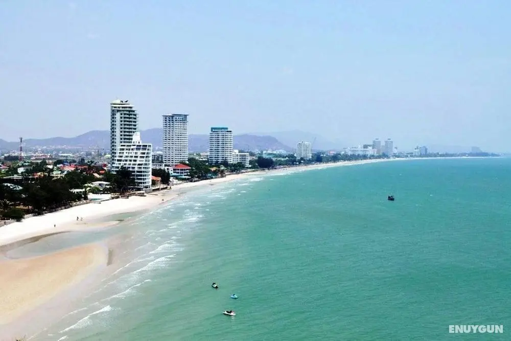 Sunshine Hostel Hua Hin - Plaj