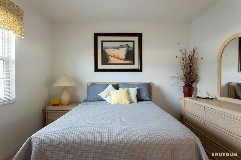 Sunshine Manor ~ Fenced in Backyard ~ Family Home - Oda