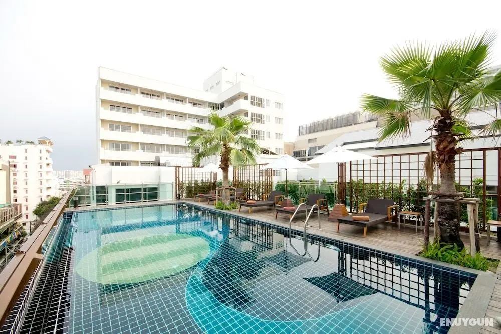 Sunshine Hotel And Residences - Havuz