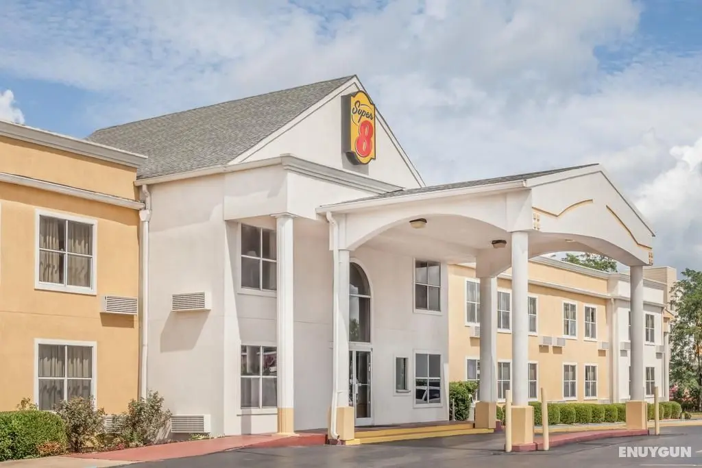 Super 8 by Wyndham Athens - Genel