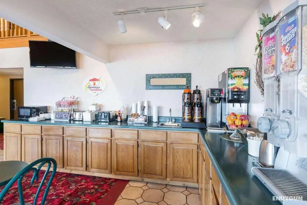 Super 8 by Wyndham Bethany MO - Genel