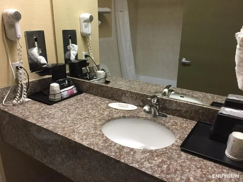 Super 8 by Wyndham Intercontinental Houston TX - Genel