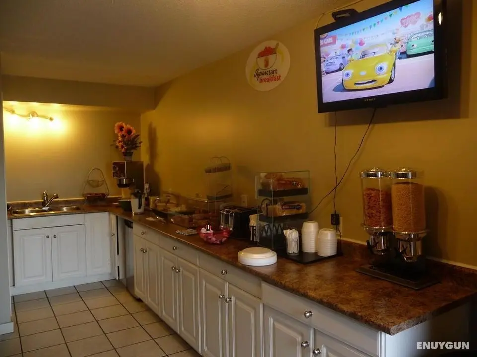 Super 8 by Wyndham Kamloops East - Genel