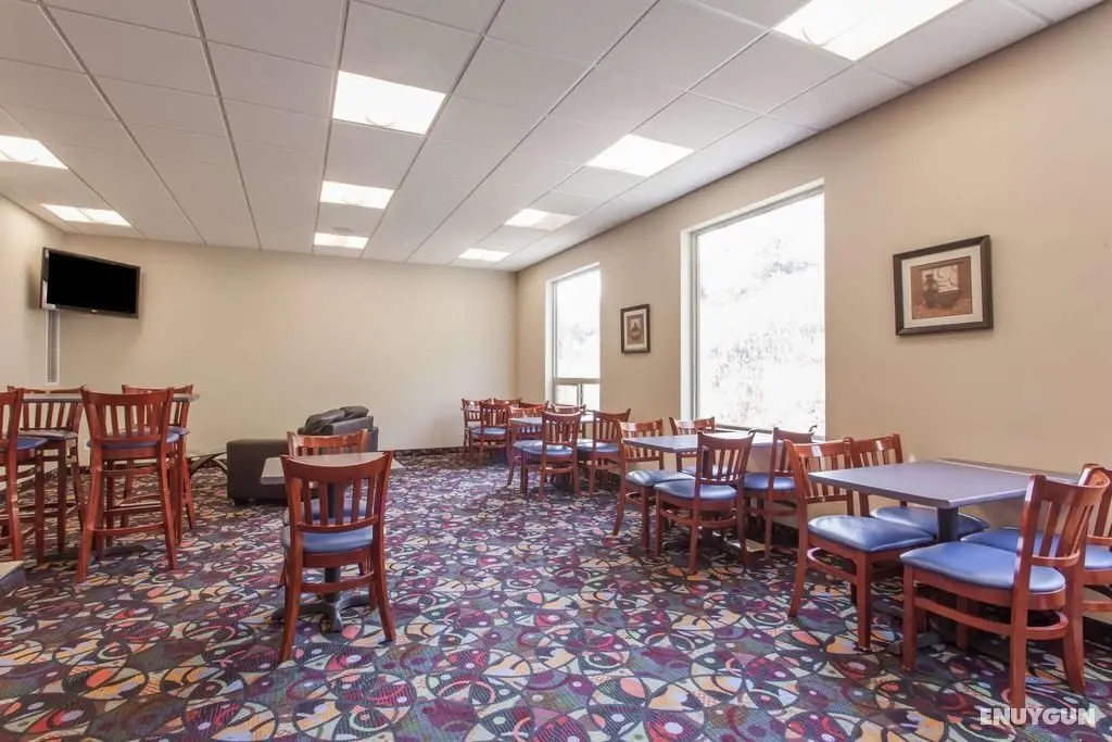 Super 8 by Wyndham Kamloops - Genel