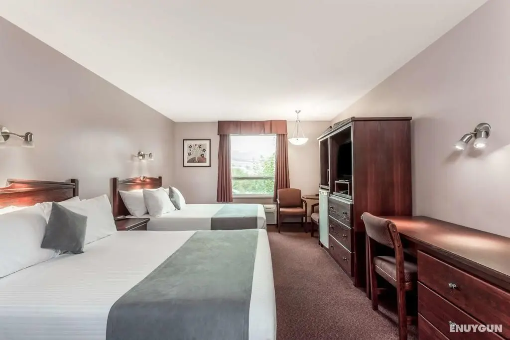 Super 8 by Wyndham Lake Country/Winfield Area Airport North - Genel