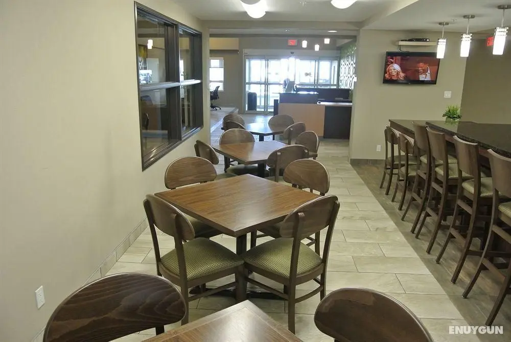 Super 8 by Wyndham Lloydminster - Genel