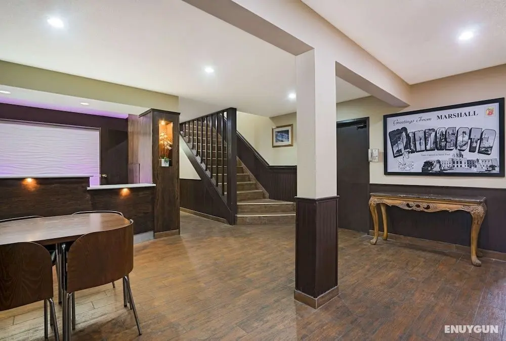 Super 8 by Wyndham Marshall MN - Öne Çıkan Resim