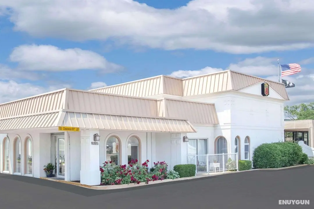 Super 8 by Wyndham Morton Grove/Chicago - Genel