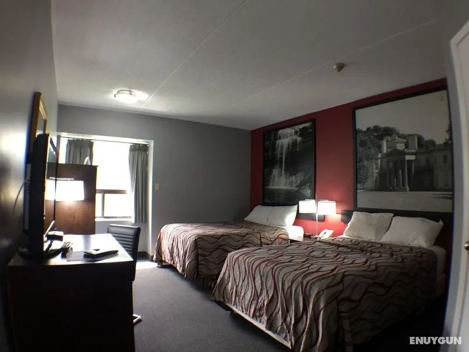 Super 8 by Wyndham Mt Hope Hamilton Inter. Airport - Genel