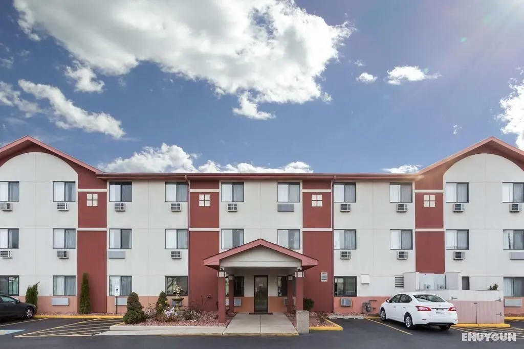 Super 8 by Wyndham Mundelein/Libertyville Area - Genel