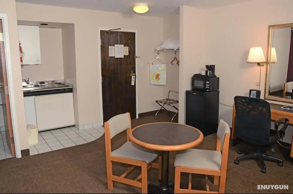 Super 8 by Wyndham North Bay - Genel