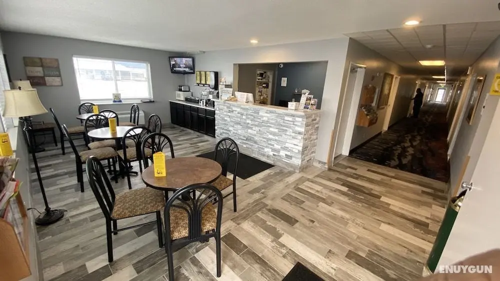 Super 8 by Wyndham Prairie Du Chien - Lobi