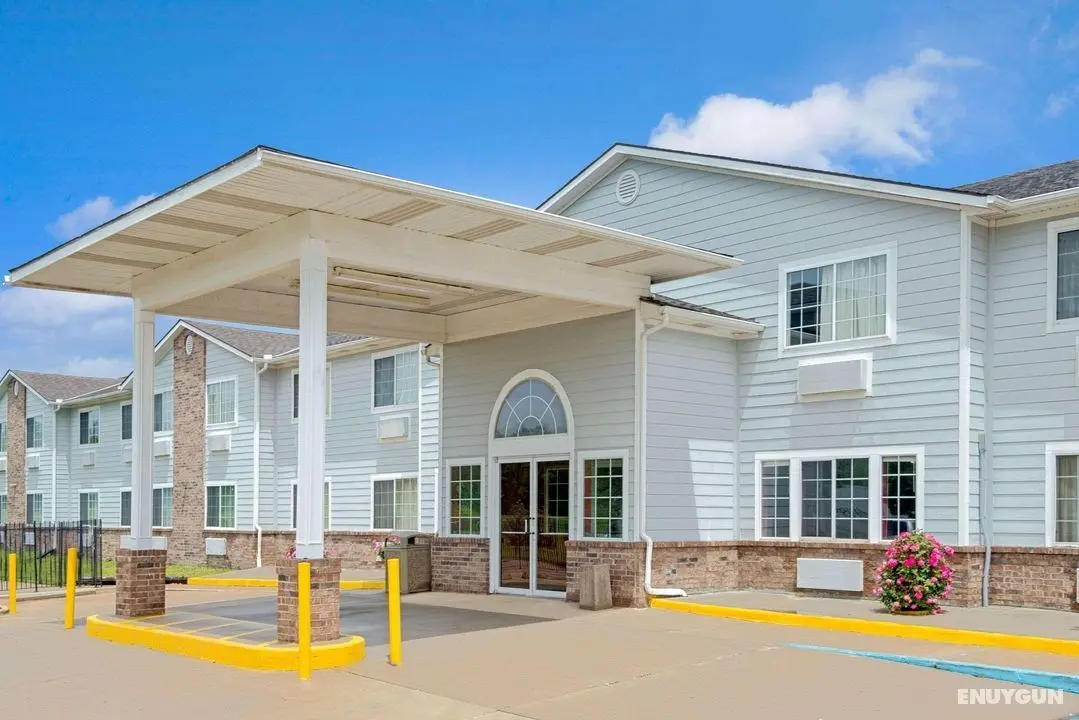 Super 8 by Wyndham Riverside/Kansas City - Genel