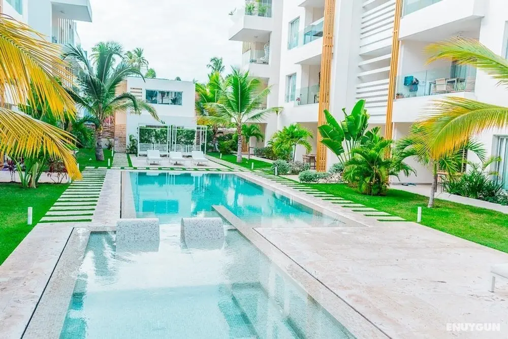 Super Nice and Spacious Condo Steps From the Beach - Öne Çıkan Resim