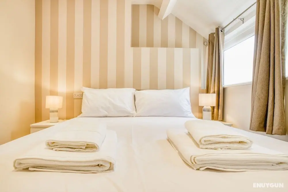 Superb 2 Bedroom Family Apartment King Size bed Ensuite Shower and Toiletries in Central Lincoln - Öne Çıkan Resim