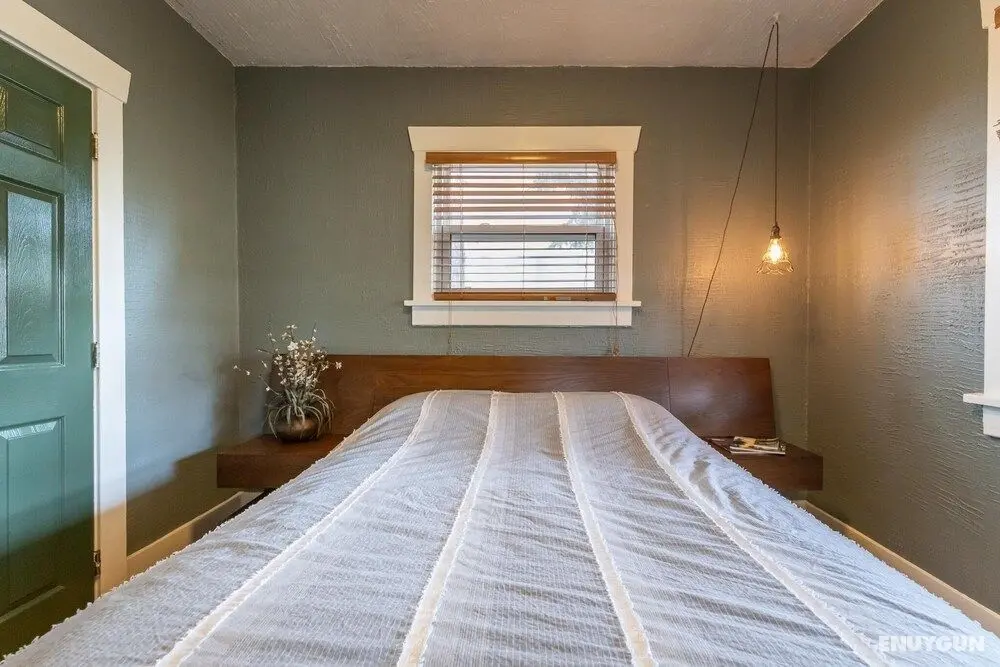 Superb Washington Park Home - Dog-friendly with Yard - Oda