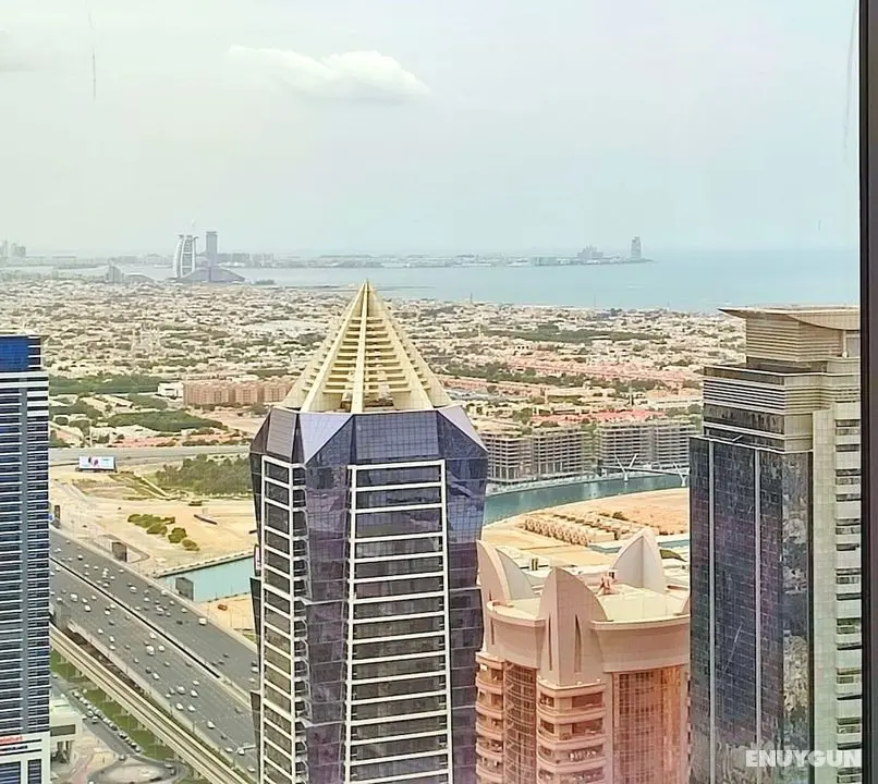 SuperHost - Deluxe Apartment With Unobstructed Sea Views - Konum Öne Çıkanlar