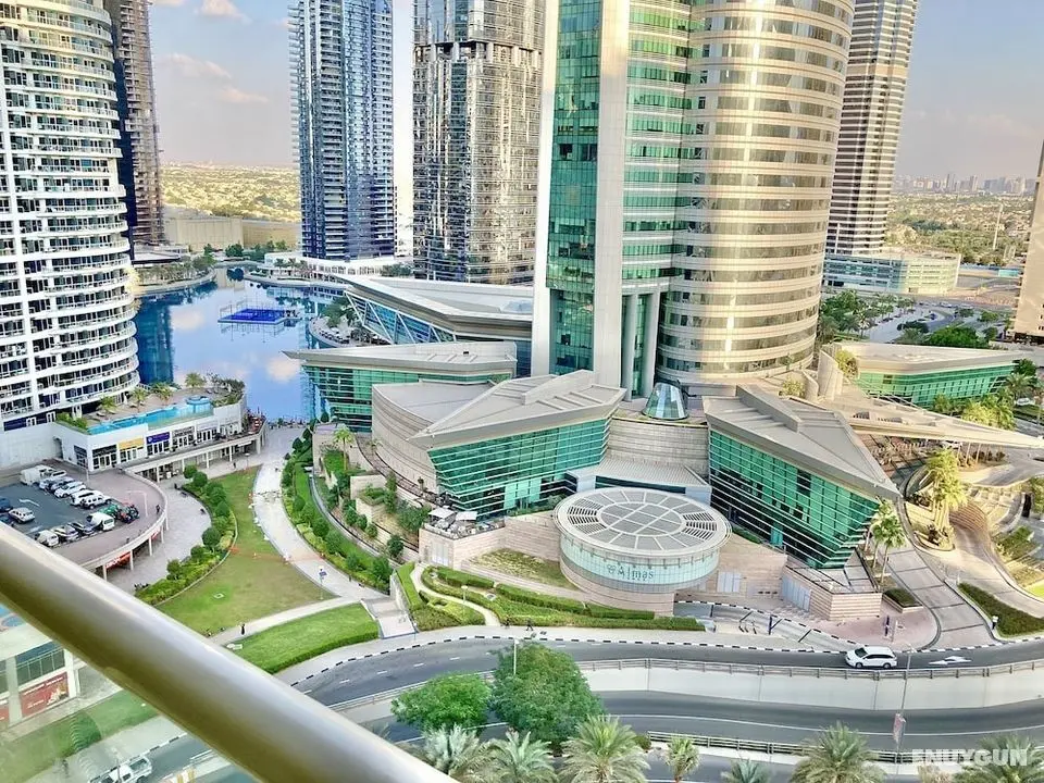 SuperHost - Lakefront Apartment Amidst Parks With Lake Access - Oda Manzaraları